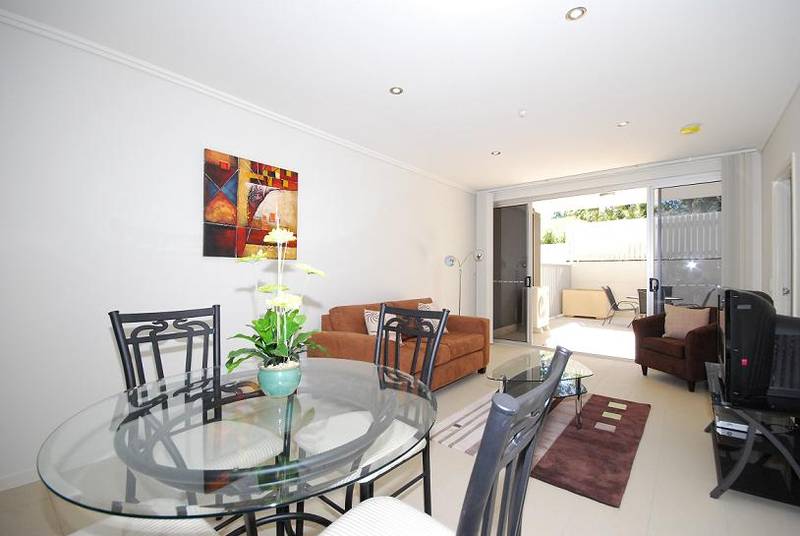 TWO BEDROOM TWO BATHROOM
-
REAR OF COMPLEX - COURTYARD Picture 3