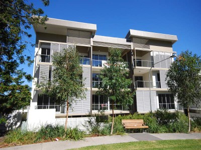 TWO BEDROOM TWO BATHROOM
-
REAR OF COMPLEX - COURTYARD Picture