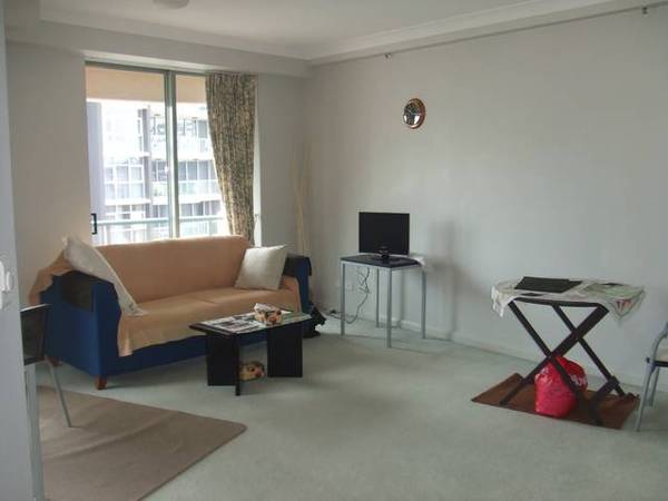 Unfurnished Apartment Picture 1