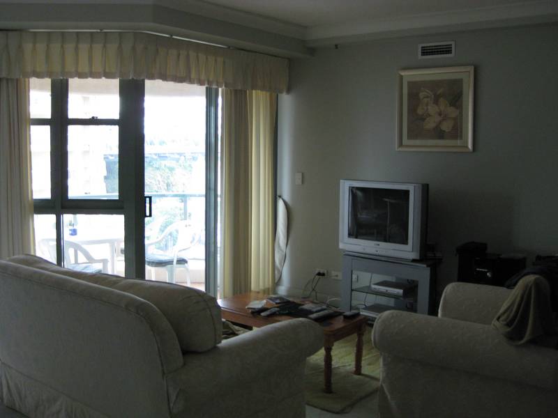 Fully furnished apartment Picture 3