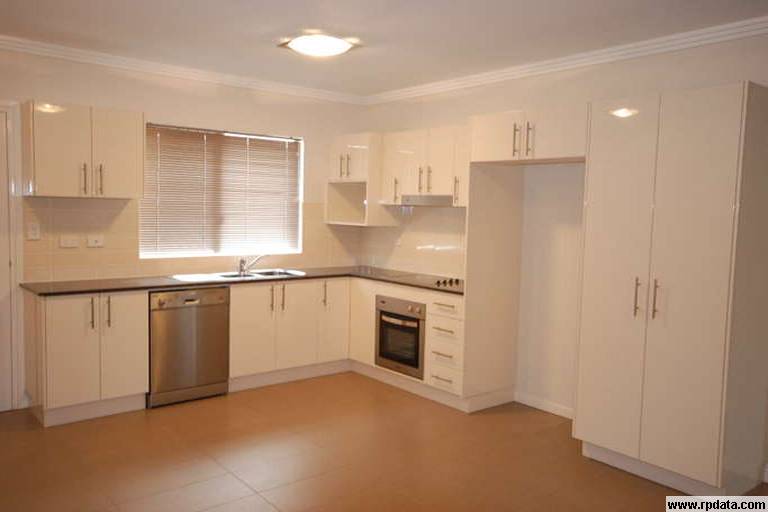 Near New unit Nundah Picture