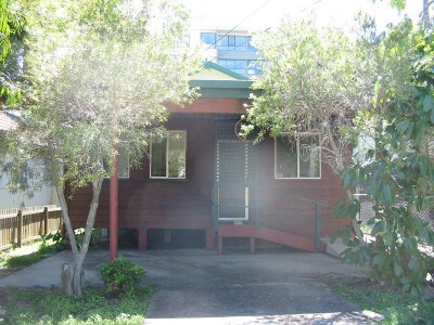 LOWSET THREE BED (SMALL THIRD BEDROOM) VERY WELL PRESENTING - 24 hour notice required Picture LOWSET THREE BED (SMALL THIRD BEDROOM) VERY WELL PRESENTING - 24 hour notice required Picture