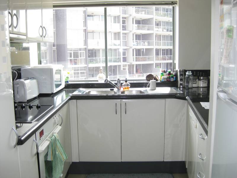 Cute & Cozy Furnished Apartment Picture 3