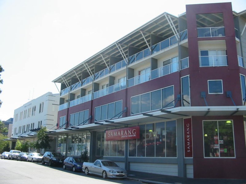 FULLY FURNISHED ONE BEDROOM - MUCH SOUGHT AFTER LOCATION Picture 2
