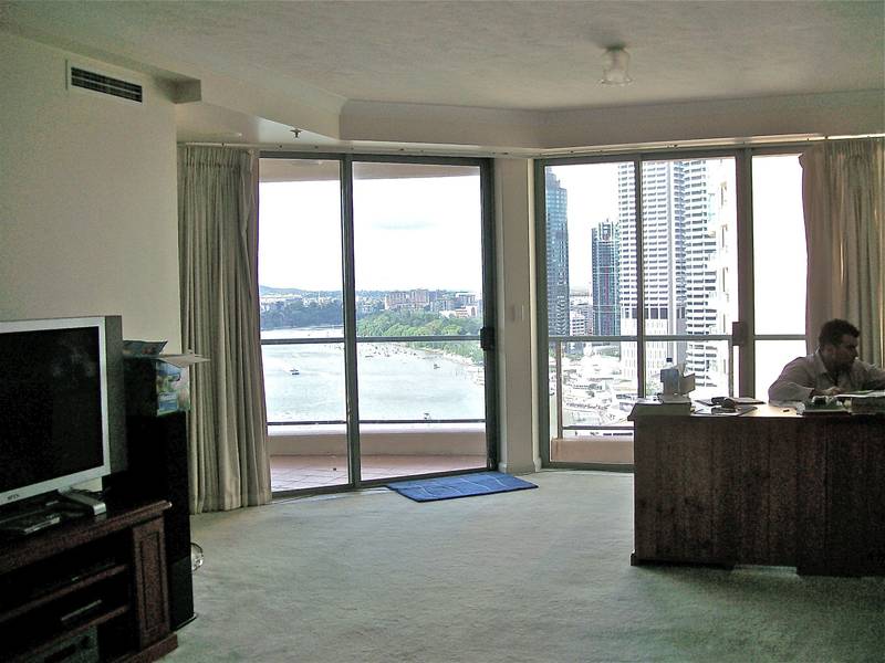 HIGHLY SOUGHT AFTER
CBD RIVERFRONT - THE CORPORATE'S CHOICE Picture 2