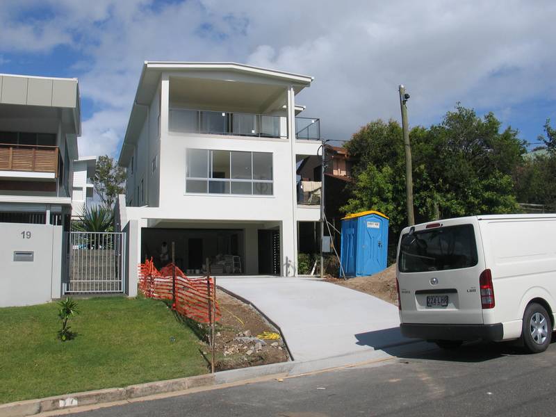 Stunning Brand New Home - 1/2 a weeks FREE RENT Picture 1