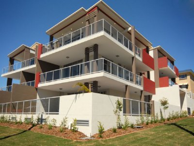 Great complex, near new unit. Picture 1