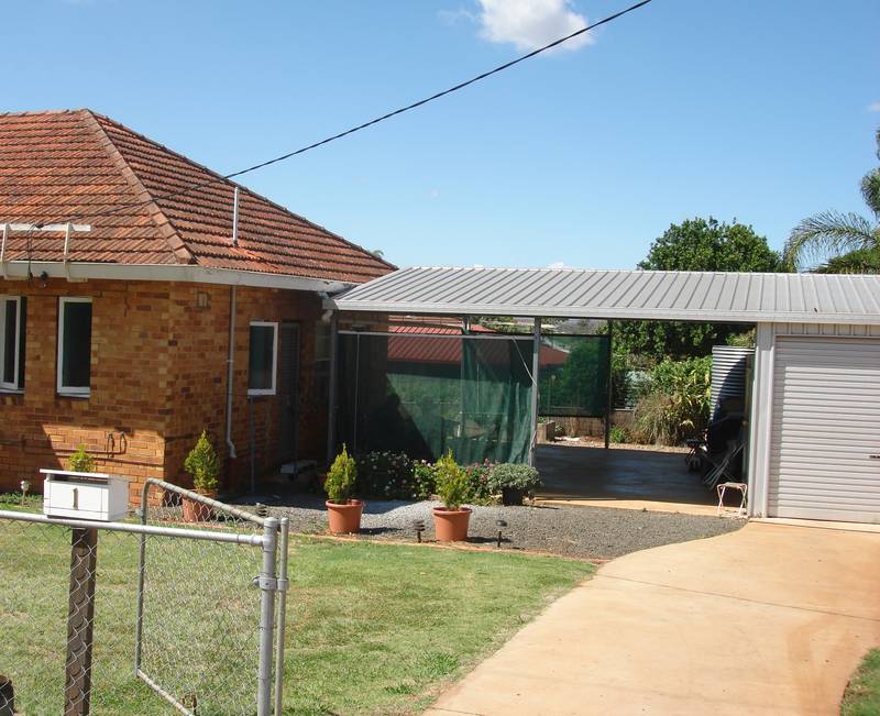 THREE BEDROOM CAVITY BRICK - BECOMES AVAILABLE 4th May $240 week Picture 1