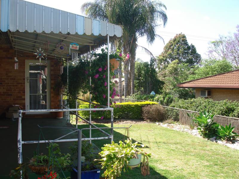 THREE BEDROOM CAVITY BRICK - BECOMES AVAILABLE 4th May $240 week Picture 2