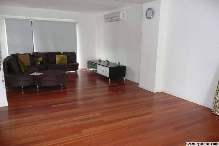 3 bedrooms and 3 levels of luxury. Picture 3