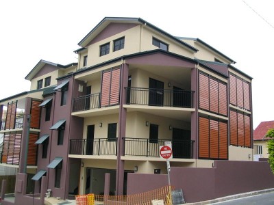 SEEING IS BELIEVING!!!! -10 MINUTE WALK TO QUEEN ST MALL - FULLY FURNISHED TO THE HIGHEST STANDARDS Picture