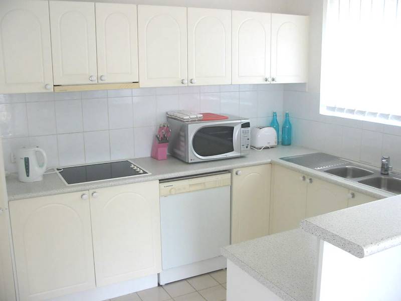 FULLY FIRNISHED - POOL AND TENNIS COURT - CITY VIEWS - AVAILABLE NOW - DON'T MISS IT Picture 3