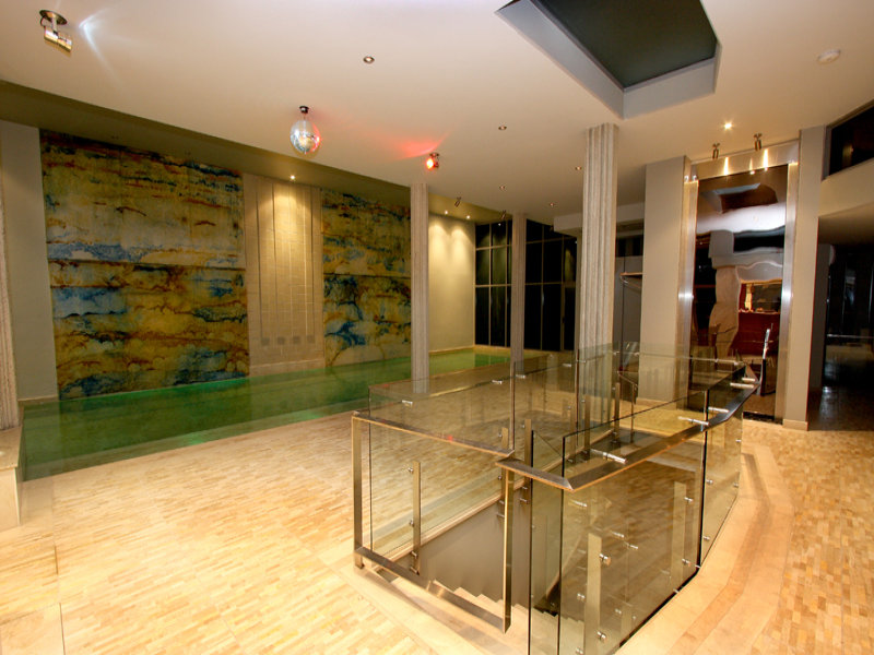 IS THIS THE BEST CORPORATE HEADQUARTERS BRISBANE HAS TO OFFER??? Picture 3