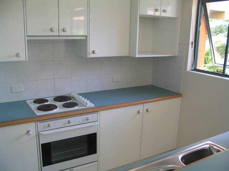 TWO BED TWO BATH GROUND FLOOR RIVERFRONT - UNBEATABLE PRICE Picture 3