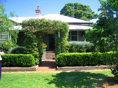 Charming Berry Home Picture