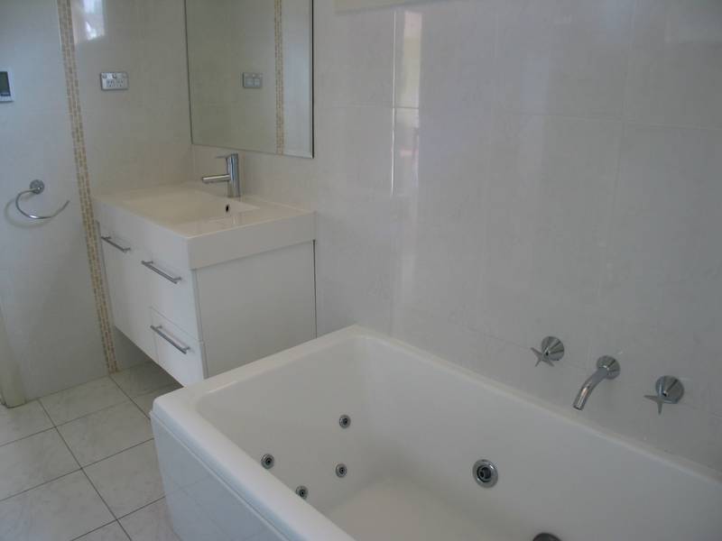 Serendipity Main House plus Cottage 1 and 2 Picture 3