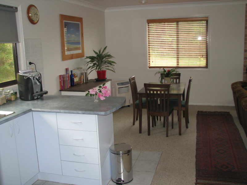 Wisteria Cottage Picture 2