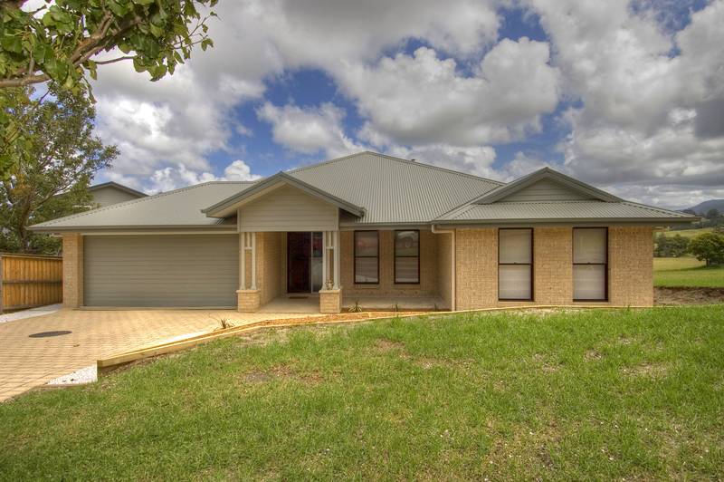 Appealing Family Home Picture 1