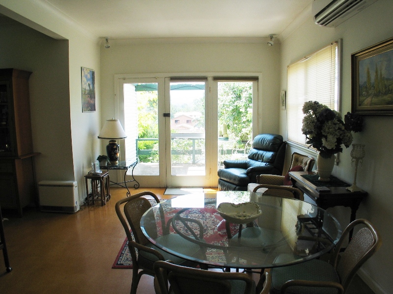 Charming cottage with enormous potential Picture 2