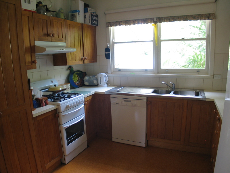 Charming cottage with enormous potential Picture 3