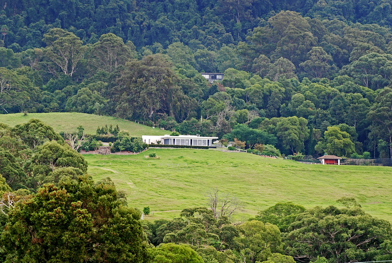 On Eagles Wings Picture 2