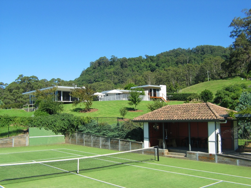 On Eagles Wings Picture 1