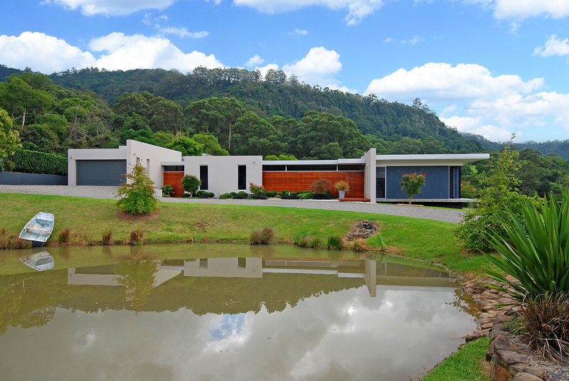 On Eagles Wings Picture 3