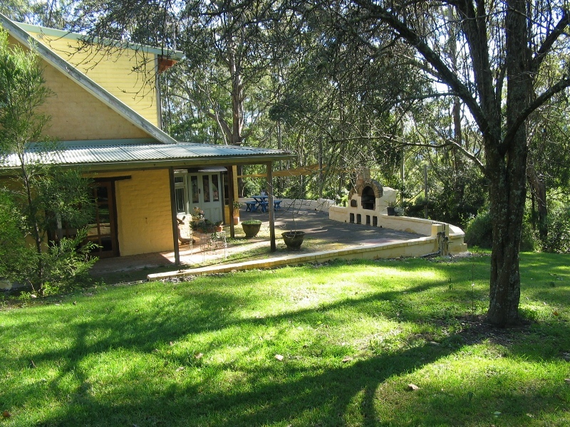 5 ACRE LIFESTYLE PROPERTY Picture 2