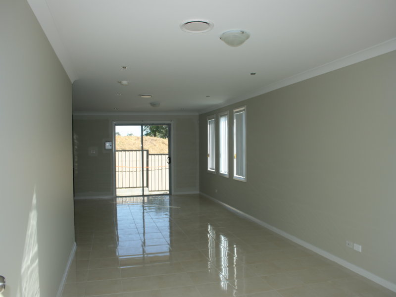 BRAND NEW TOWNHOUSE Picture 2