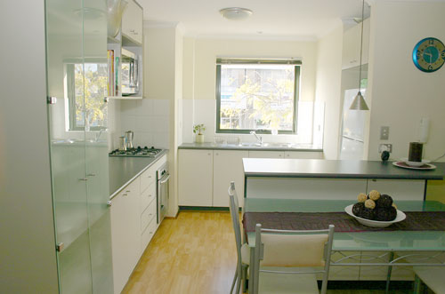 FIRST FLOOR PODIUM APARTMENT! Picture 3