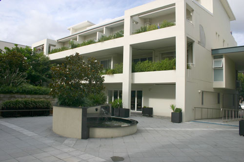 Ultra chic designer apartment! Picture 3