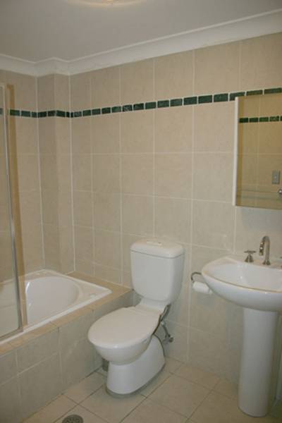 City fringe living! Picture 2