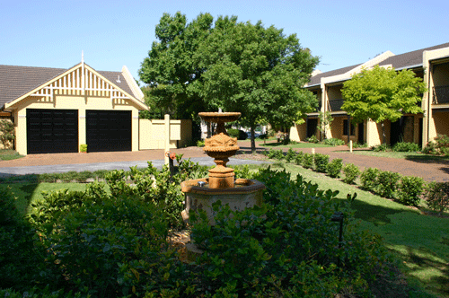 NORTH FACING! Picture