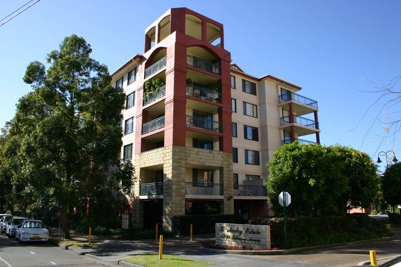 Modern Living! Picture 1