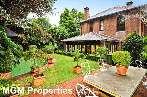 Grand Edwardian Mansion Picture 2