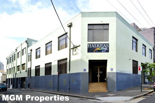 Prominent Position! Picture 1