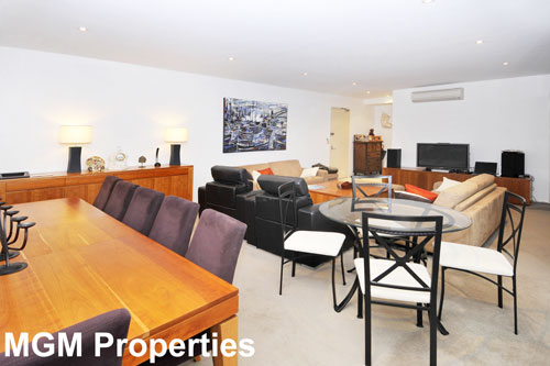 Stylish, Spacious & Simple! Picture 2