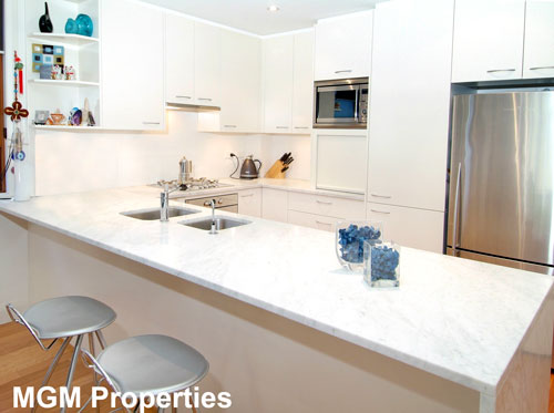 Family luxury on Lurline Bay! Picture 3