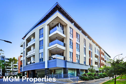 ULTRA MODERN FAMILY HOME! Picture 1