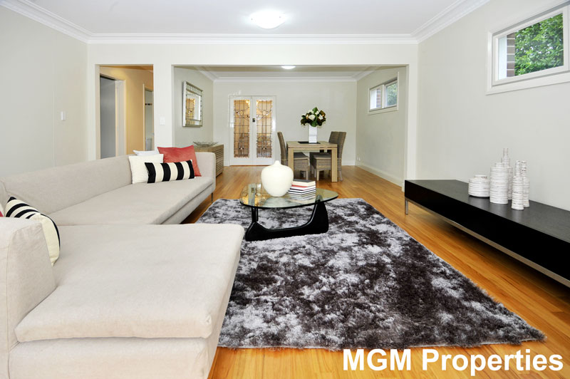 Stunning reinvention of a classic bungalow! Picture 3