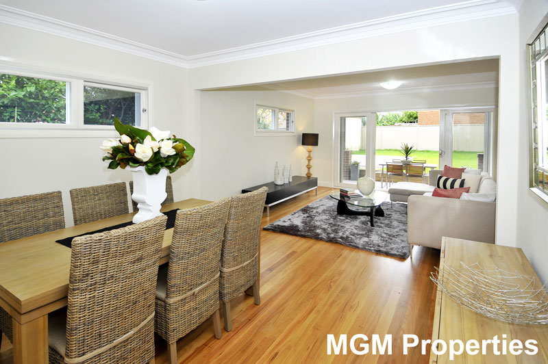 Stunning reinvention of a classic bungalow! Picture 1