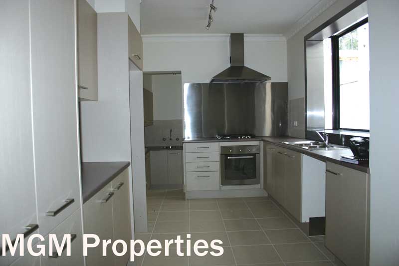 Stunning Three Bedroom Terrace! Picture 1