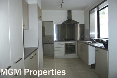 Stunning Three Bedroom Terrace! Picture