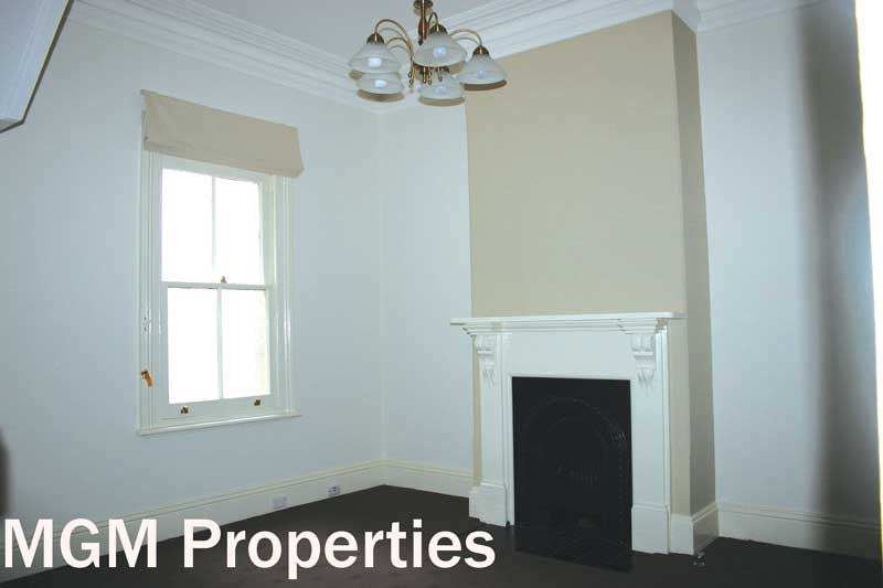 Stunning Three Bedroom Terrace! Picture 2