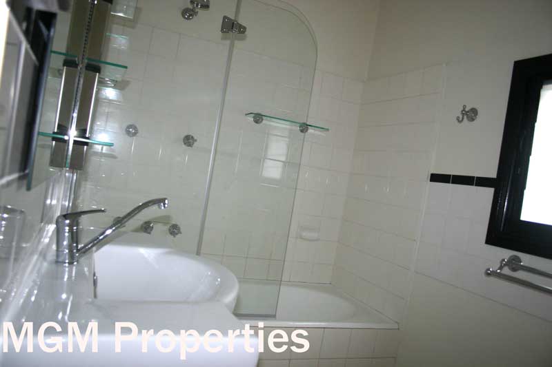 Stunning Three Bedroom Terrace! Picture 3