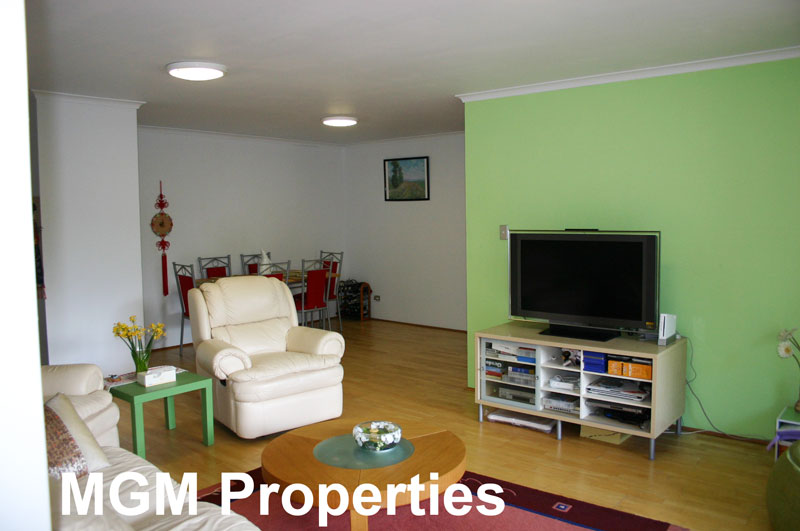 This apartment is sure to get your vote! Picture 2