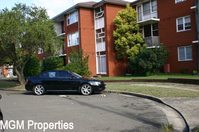 Sun Filled Apartment! Picture
