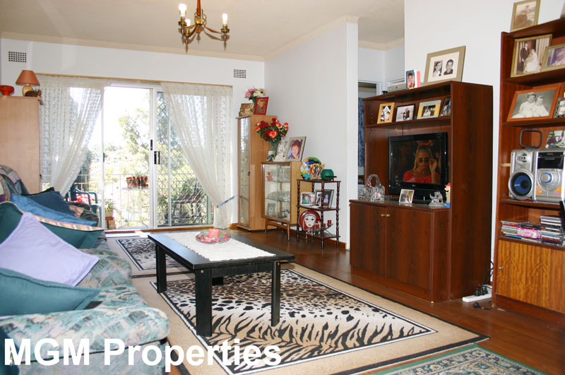 North Facing City Skyline views! Picture 2