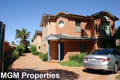 A townhouse with personality! Picture