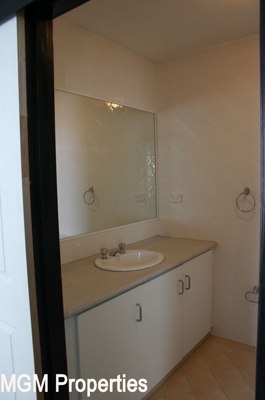 Central Location! Picture 2